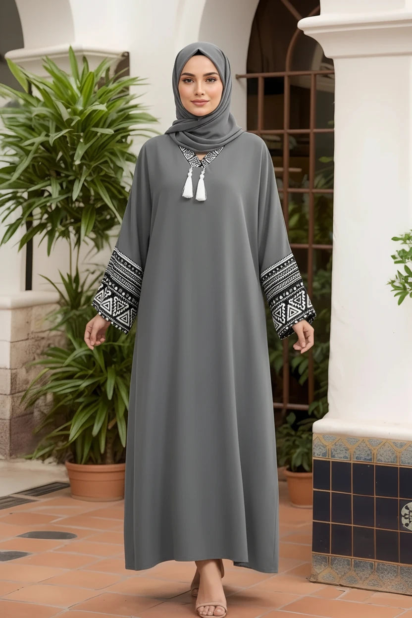 Ladies' casual and elegant Middle Eastern Muslim robe, solid color tassel detail dress, long skirt